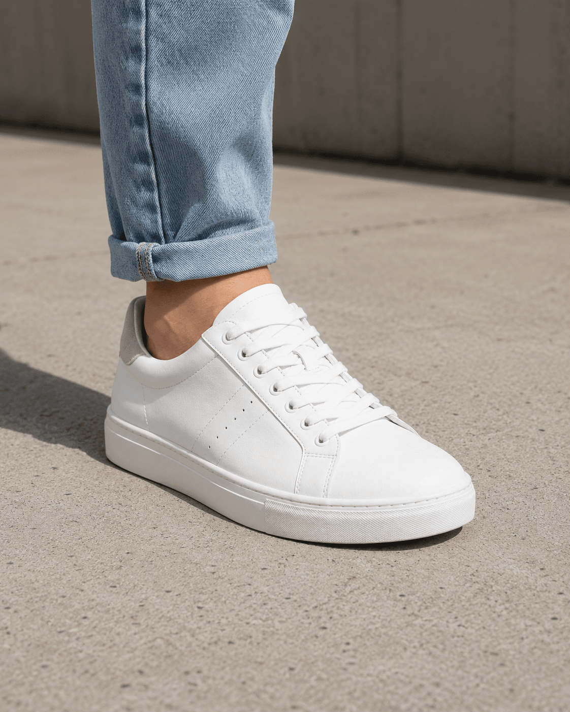 Sneaker on-foot